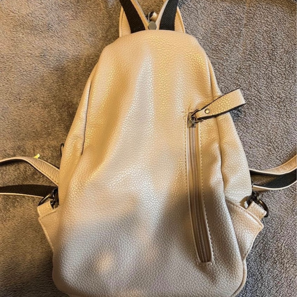 Backpack - Picture 2 of 2